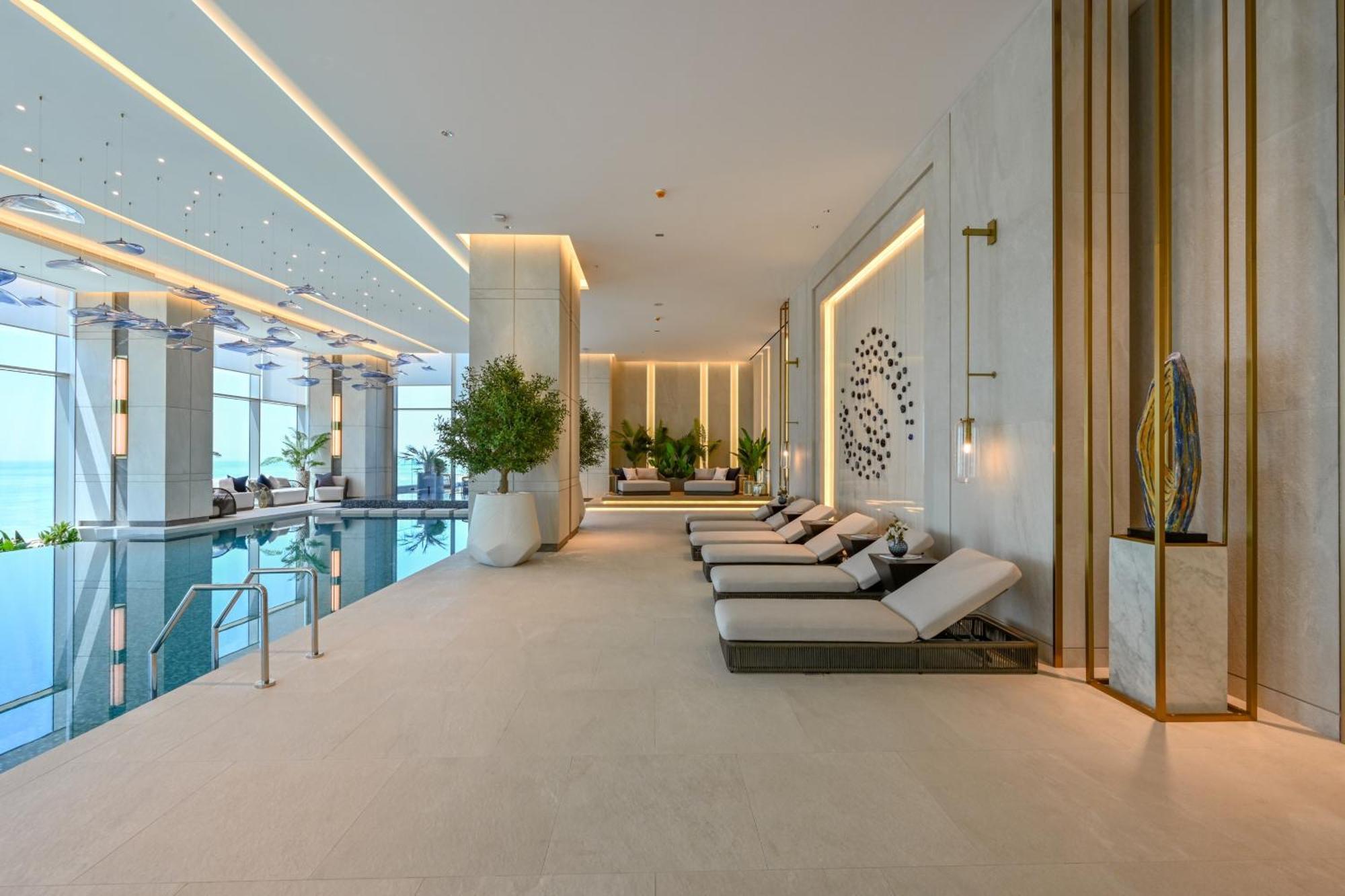 Hotel Onyx Rotana à Manama Extérieur photo The pool at the 1018