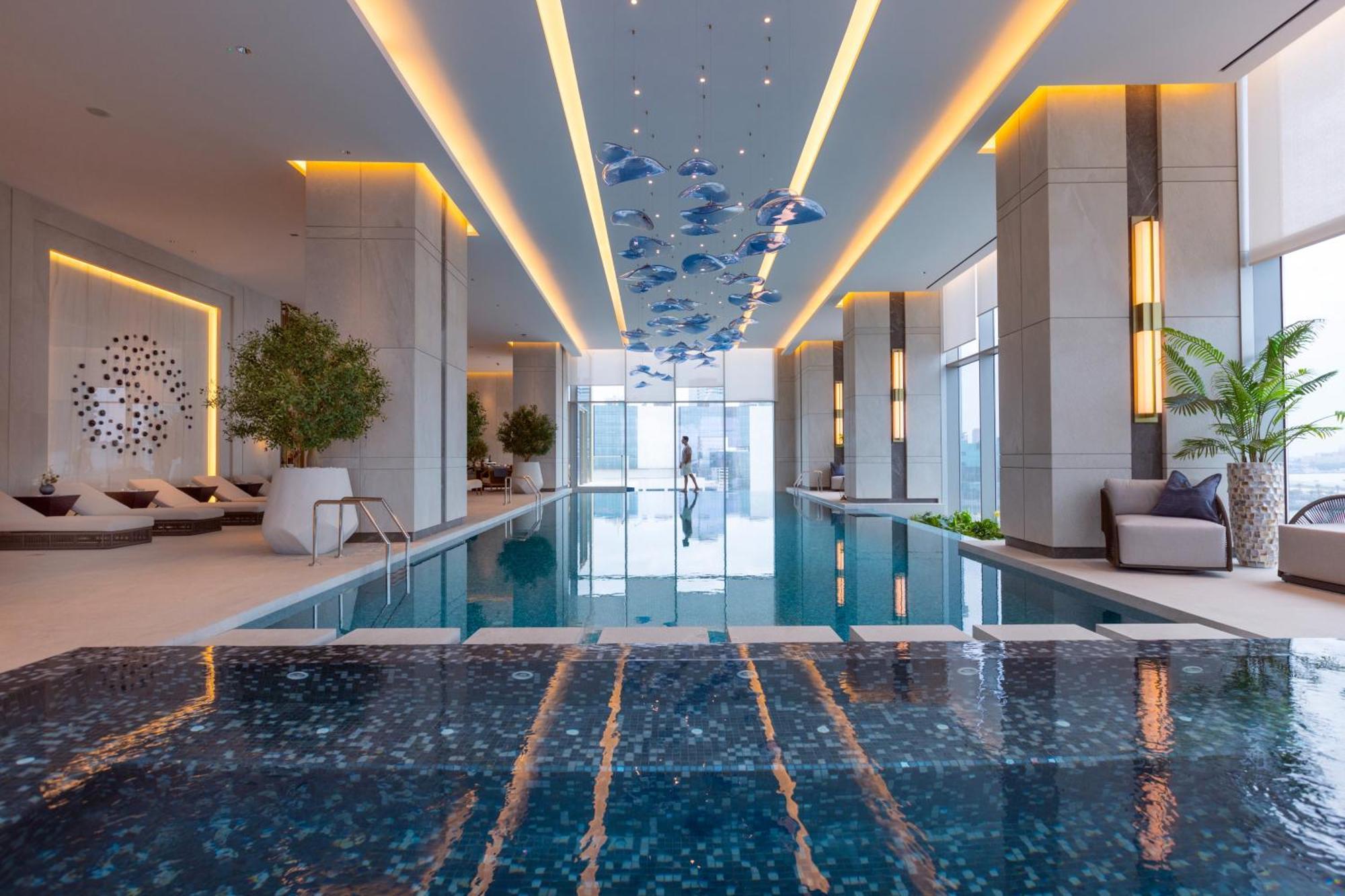 Hotel Onyx Rotana à Manama Extérieur photo The swimming pool at the Ritz-Carlton, DIFC