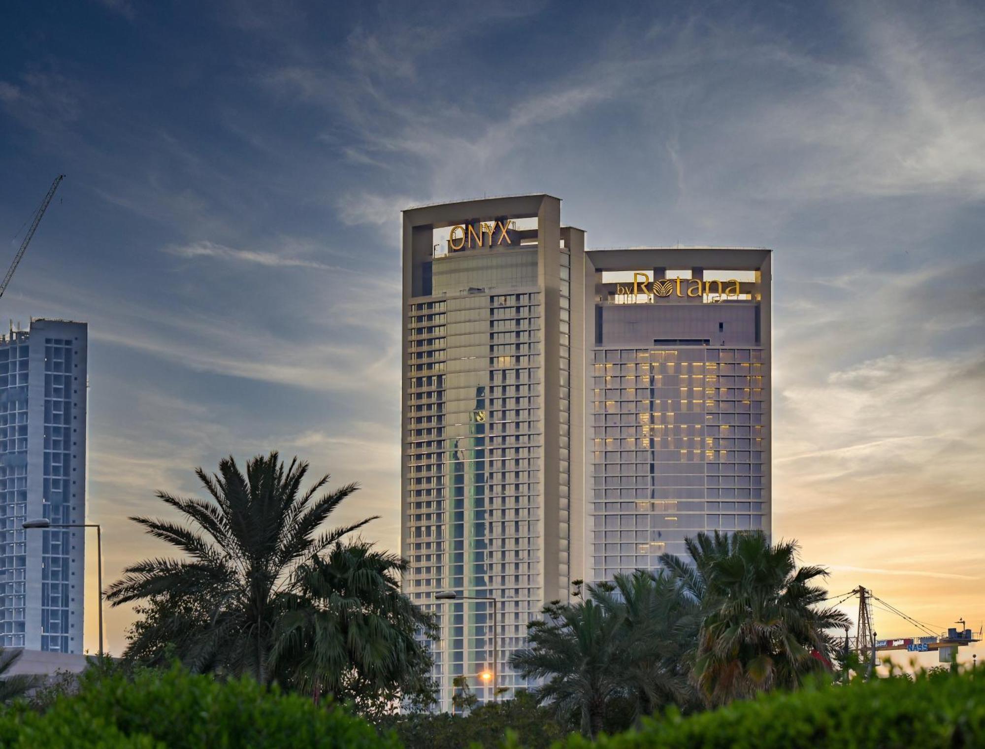 Hotel Onyx Rotana à Manama Extérieur photo The hotel in 2016