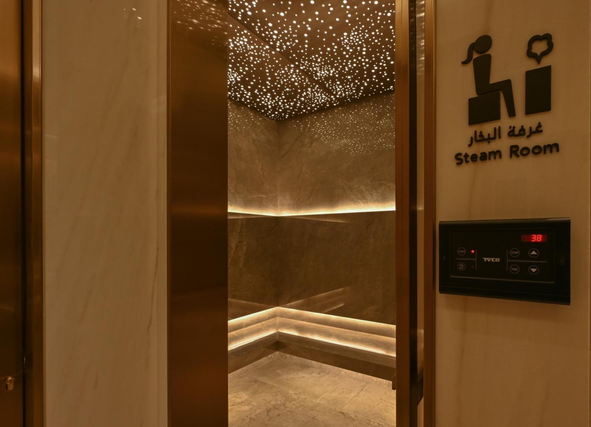 Hotel Onyx Rotana à Manama Extérieur photo A steam room in a hotel