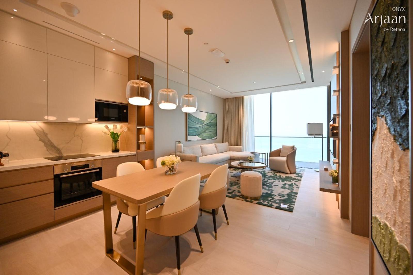 Hotel Onyx Rotana à Manama Extérieur photo A living room at the Ritz-Carlton, DIFC